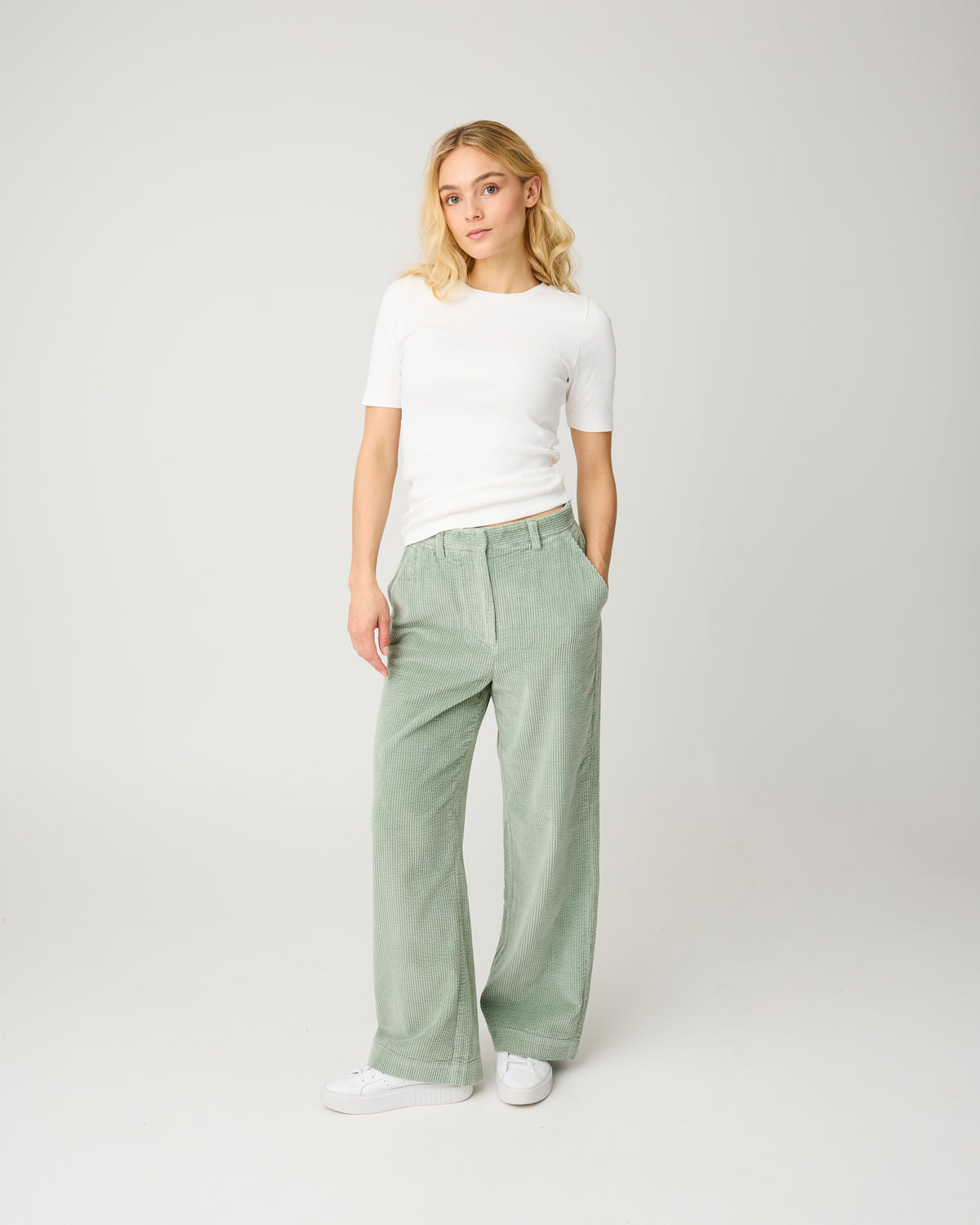 Bora wide corduroy pants - Lily Pad