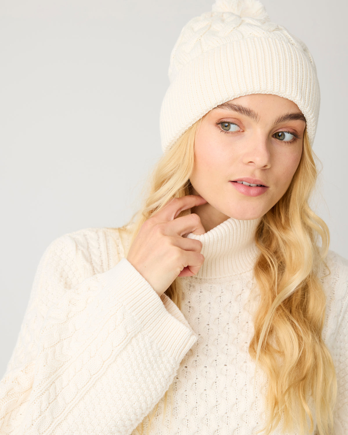Tassel cable beanie - Egret
