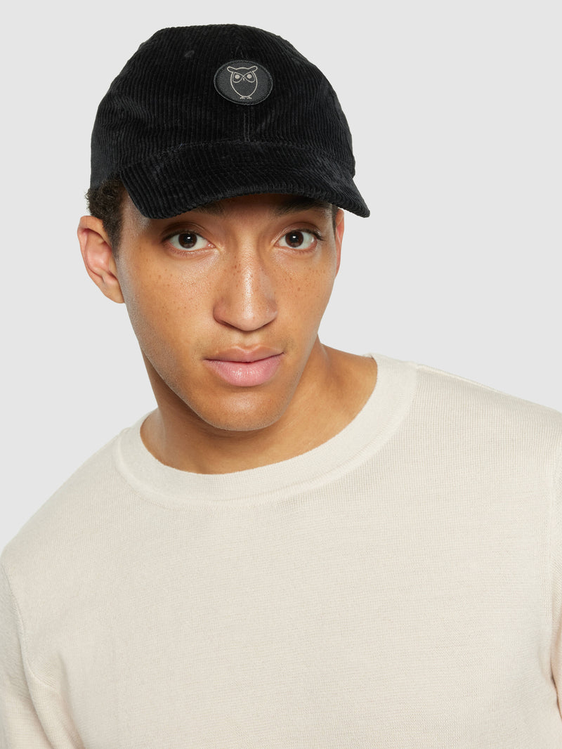 KnowledgeCotton Apparel - UNI 8 Wales corduroy cap Caps 1300 Black Jet