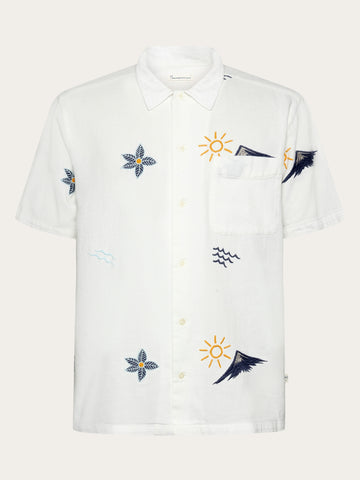KnowledgeCotton Apparel - MEN Box fit short sleeve shirt with embroidery - GOTS/Vegan Shirts 1387 Egret