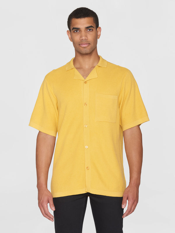 KnowledgeCotton Apparel - MEN Boxy short sleeve structured knitted shirt - Regenerative Organic Certified™ - GOTS/Vegan Knits 1429 Misted Yellow