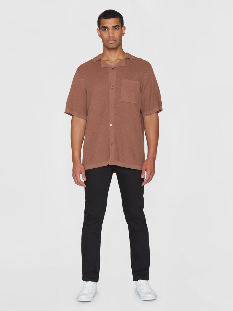 KnowledgeCotton Apparel - MEN Boxy short sleeve structured knitted shirt - Regenerative Organic Certified™ - GOTS/Vegan Knits 1437 Chocolate Malt