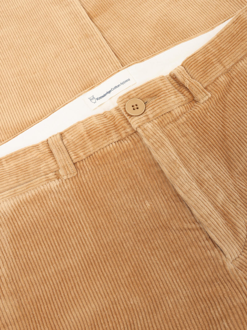 KnowledgeCotton Apparel - MEN CHUCK regular 8-wales corduroy chino pants Pants 1484 Apple Cinnamon