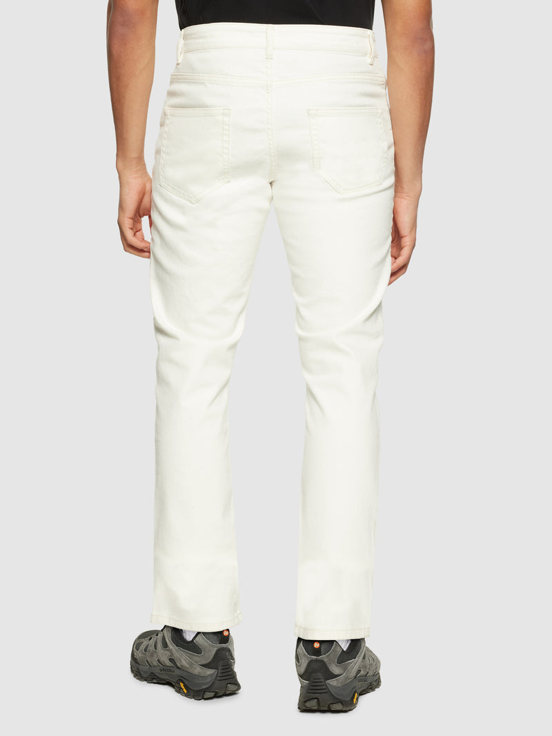 KnowledgeCotton Apparel - MEN CHUCK regular garment dyed 5-pocket pant - GOTS/Vegan Denim jeans 1387 Egret