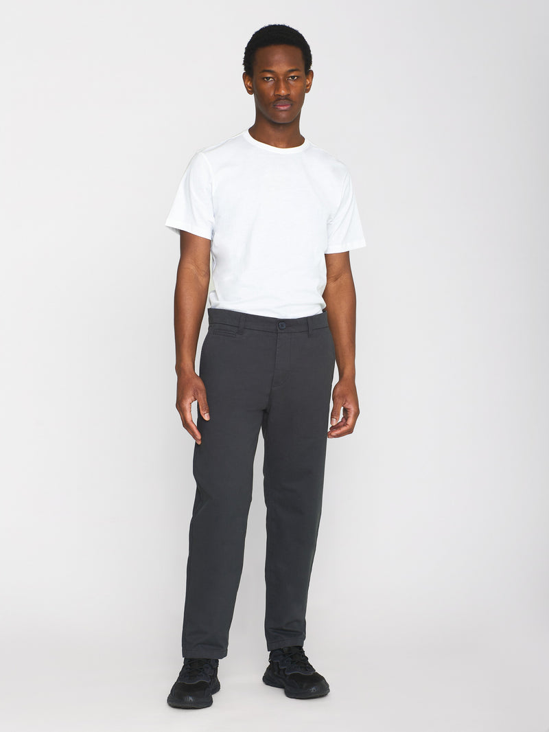 KnowledgeCotton Apparel - MEN CHUCK regular twill chino pants Pants 1167 Phantom