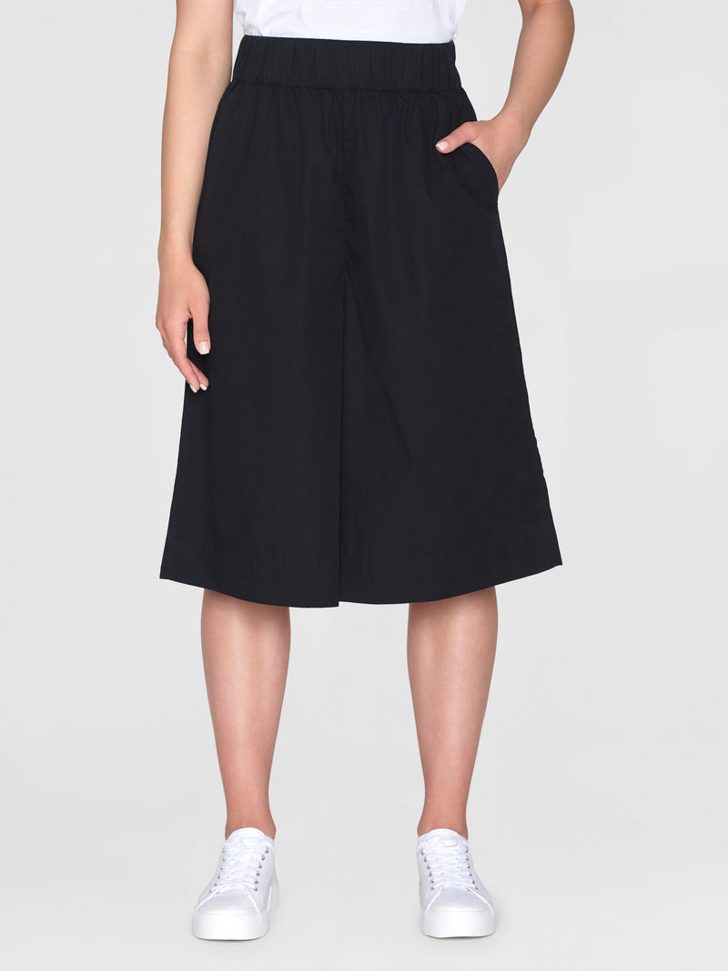 KnowledgeCotton Apparel - WMN EVE culotte high-rise extra wide shorts - GOTS/Vegan Shorts 1300 Black Jet