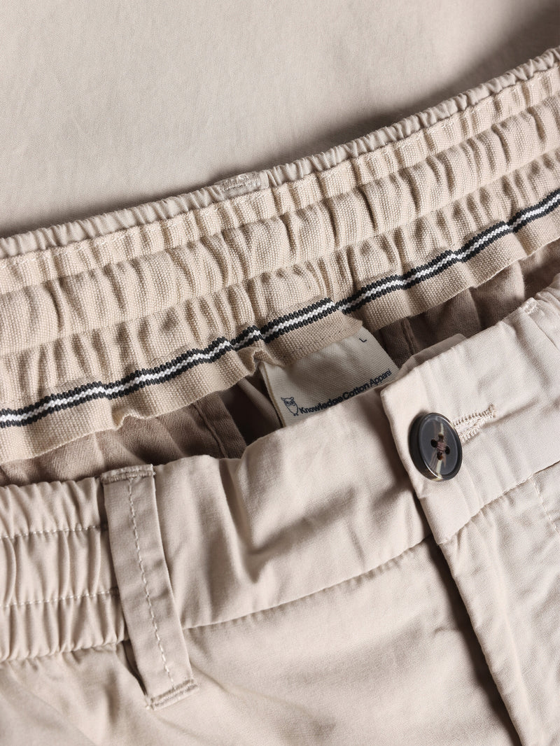 KnowledgeCotton Apparel - MEN FIG loose poplin elastic waist string shorts - GOTS/Vegan Shorts 1228 Light feather gray