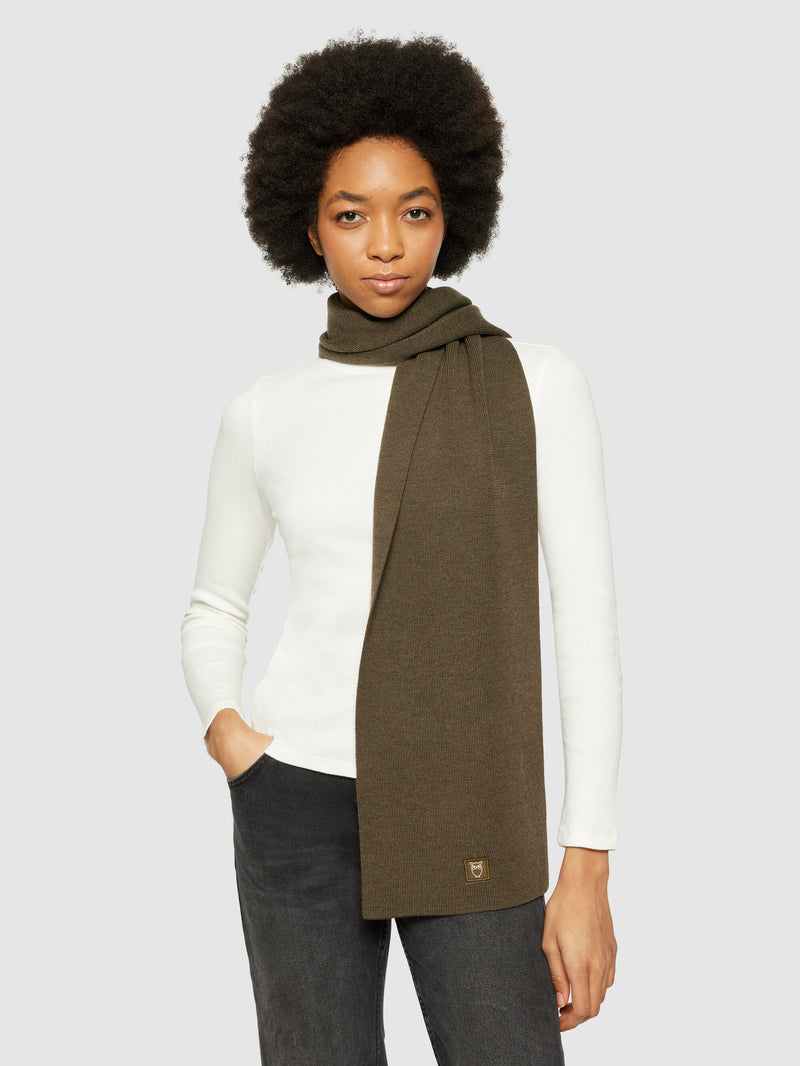 KnowledgeCotton Apparel - UNI Fine merino wool scarf - RWS Scarfs 1100 Dark Olive