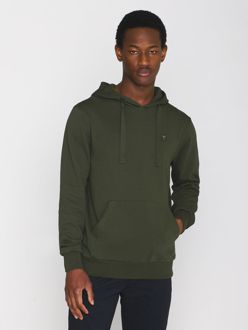 KnowledgeCotton Apparel - MEN Hood basic badge sweat Sweats 1090 Forrest Night