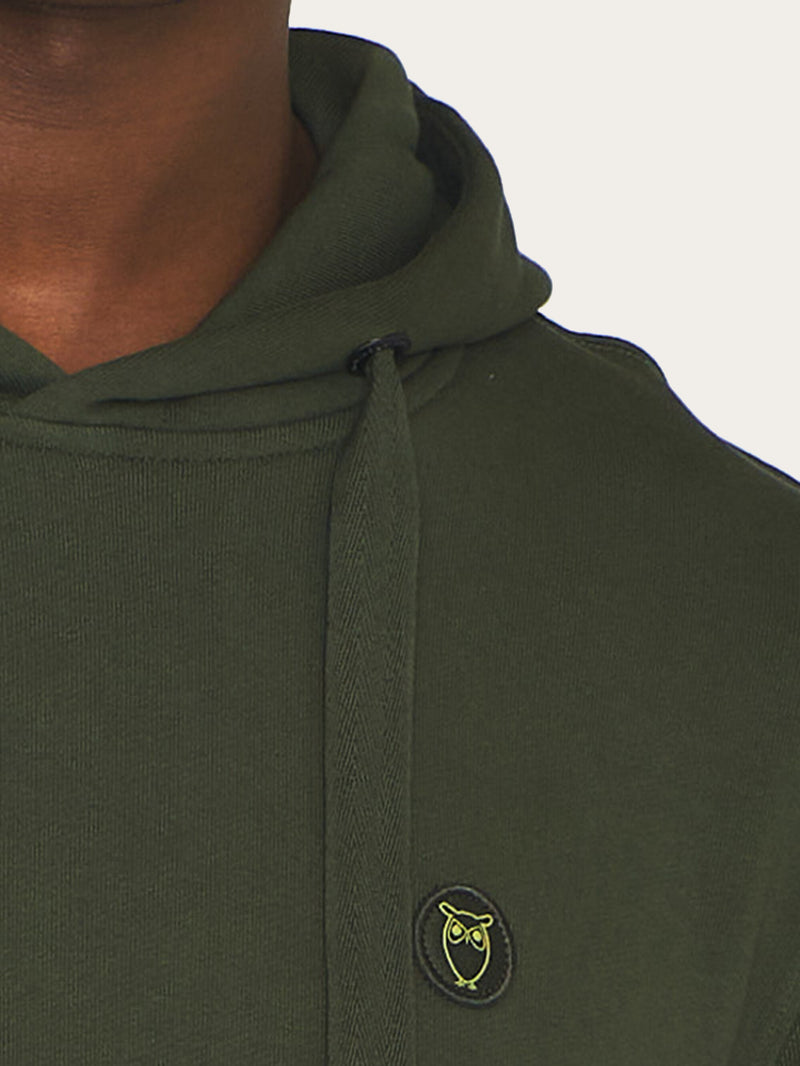 KnowledgeCotton Apparel - MEN Hood basic badge sweat Sweats 1090 Forrest Night