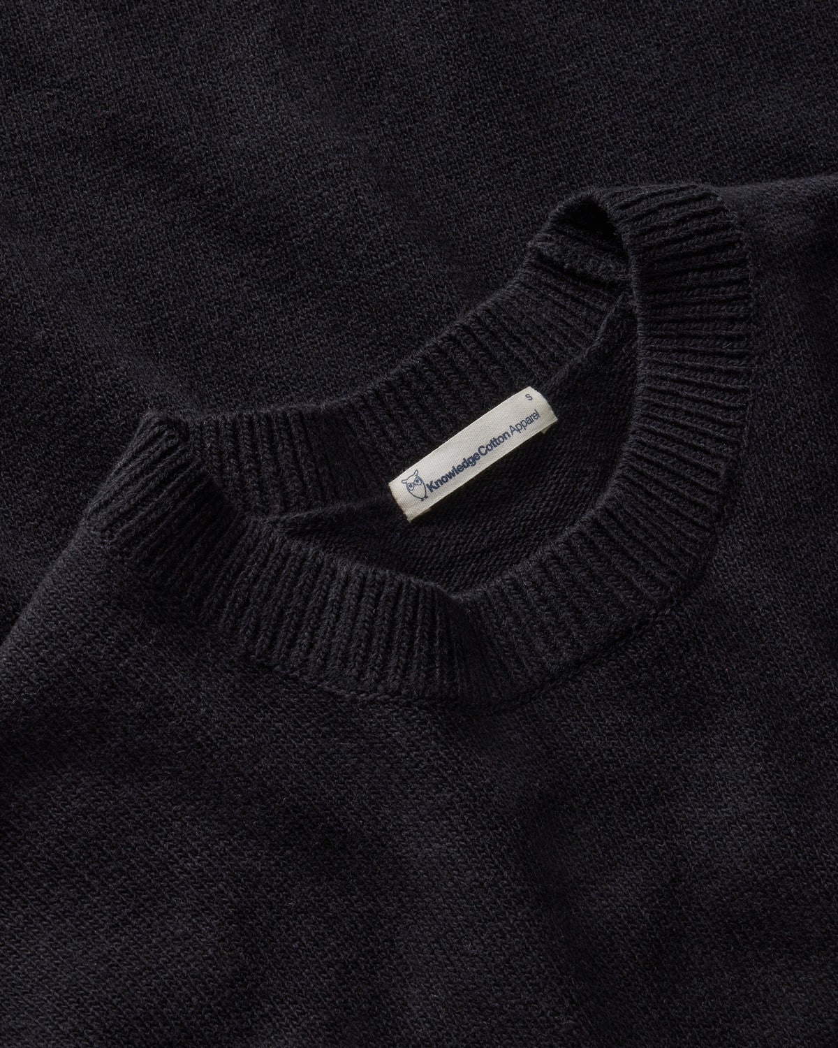 KnowledgeCotton Apparel - WMN Lambswool crew neck sweater Knits 1300 Black Jet