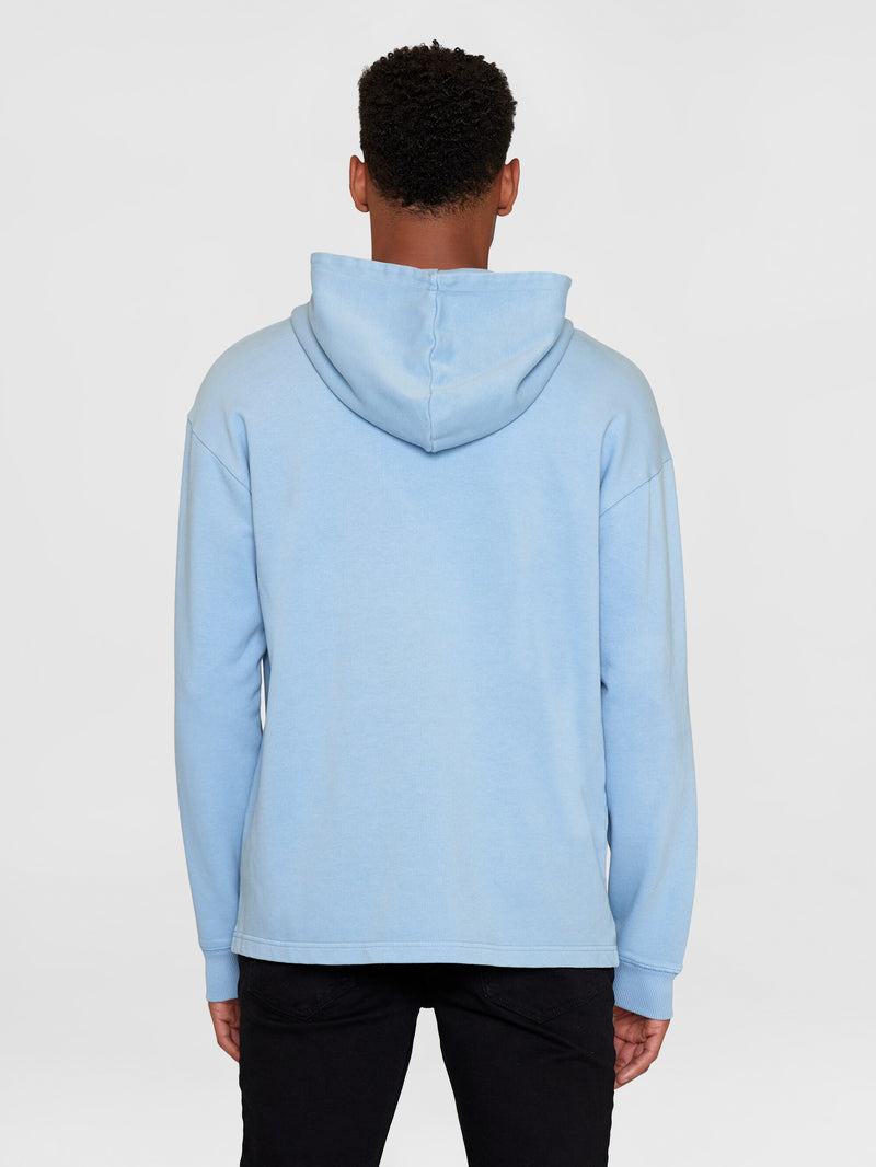 KnowledgeCotton Apparel - MEN Loose fit hood sweat with logo chest print - GOTS/Vegan Sweats 1322 Asley Blue