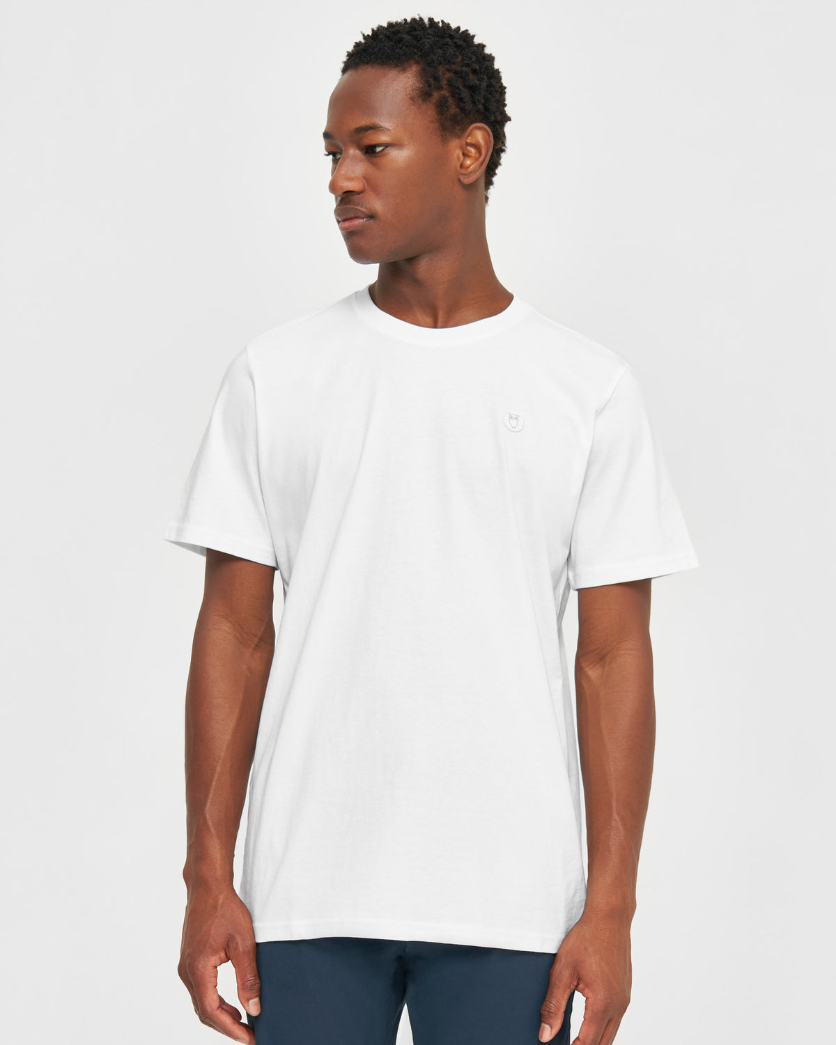 KnowledgeCotton Apparel - MEN Regular fit Badge t-shirt T-shirts 1010 Bright White