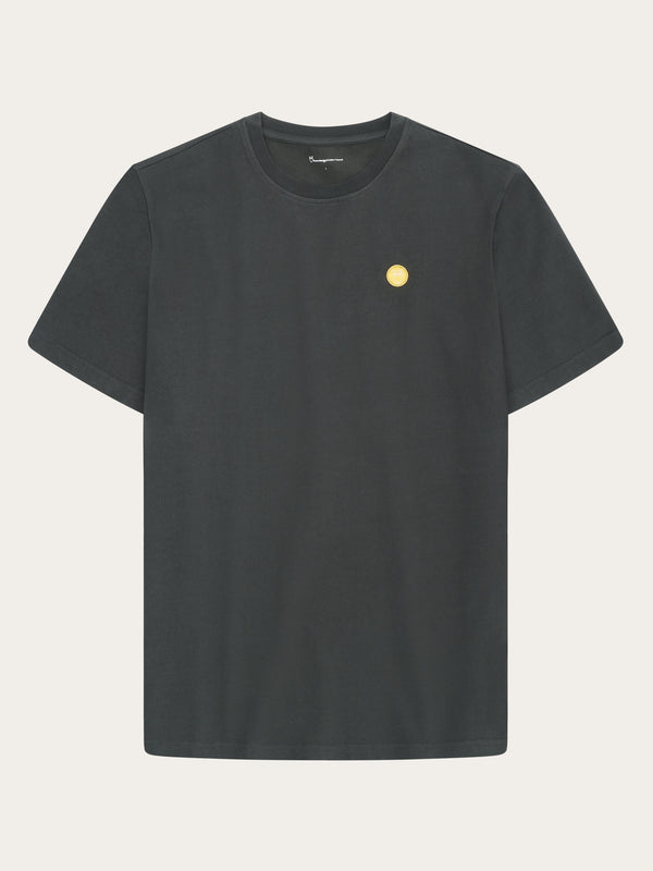 KnowledgeCotton Apparel - MEN Regular fit Badge t-shirt T-shirts 1167 Phantom