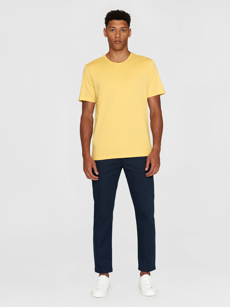 KnowledgeCotton Apparel - MEN Regular fit Basic tee T-shirts 1429 Misted Yellow