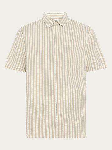 KnowledgeCotton Apparel - MEN Relaxed seersucker short sleeve shirt Shirts 8033 Creme Stripe