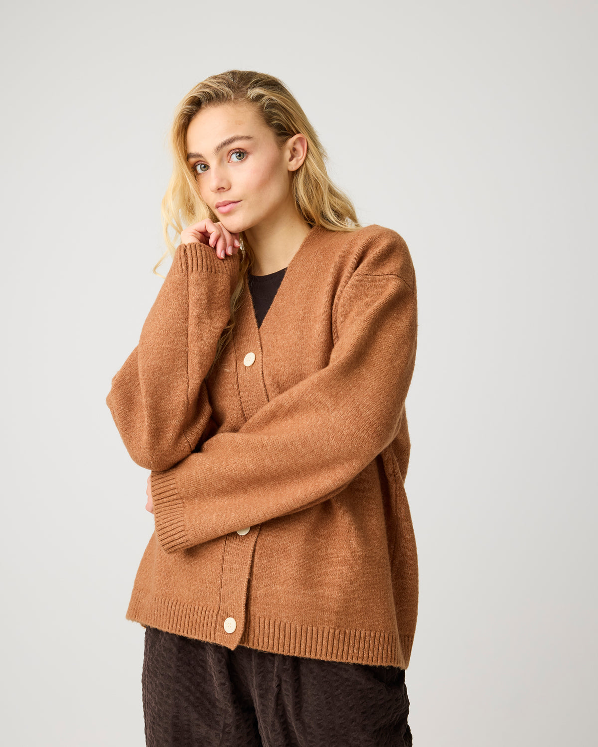KnowledgeCotton Apparel - WMN Soufflé yarn cardigan Knits 1499 Lion