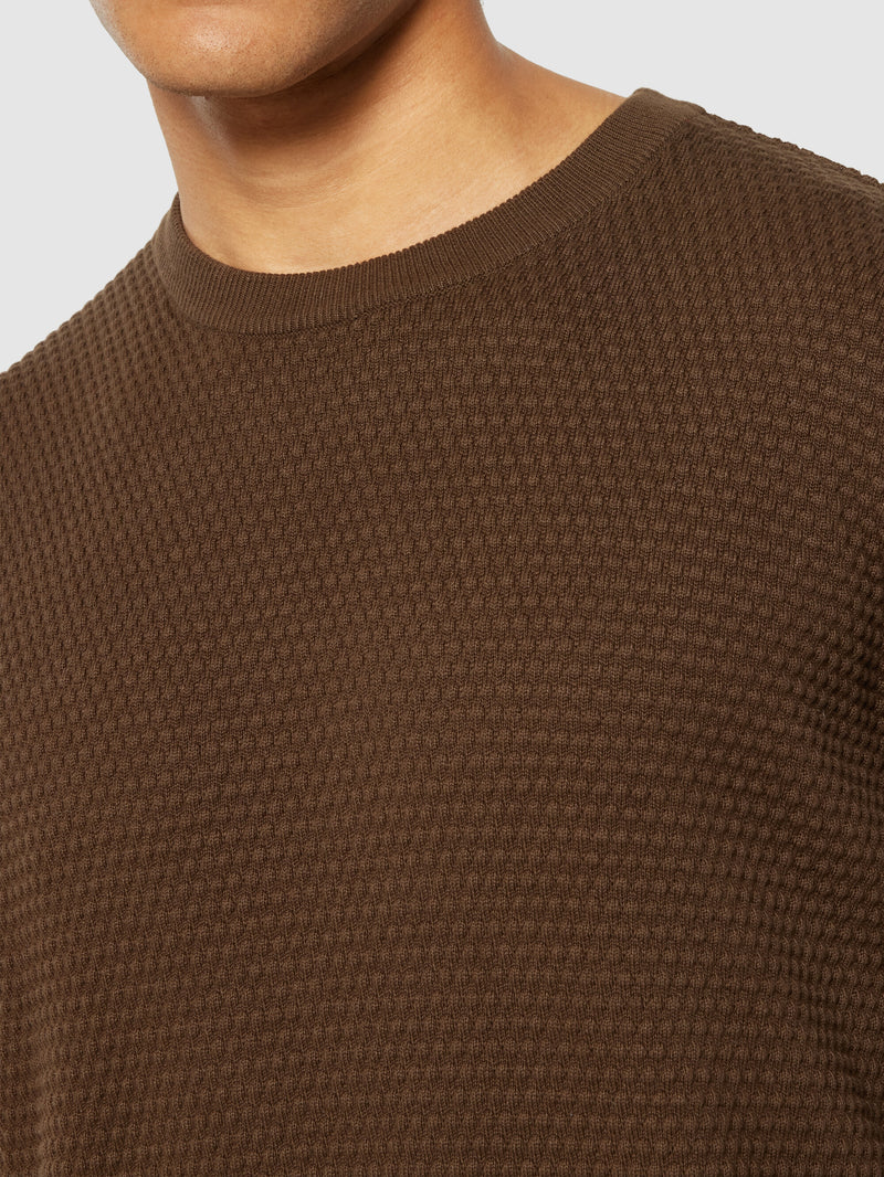 KnowledgeCotton Apparel - MEN VAGN regular bubble knit crew neck - Regenerative Organic Certified - GOTS/Vegan Knits 1243 Demitasse (brown)