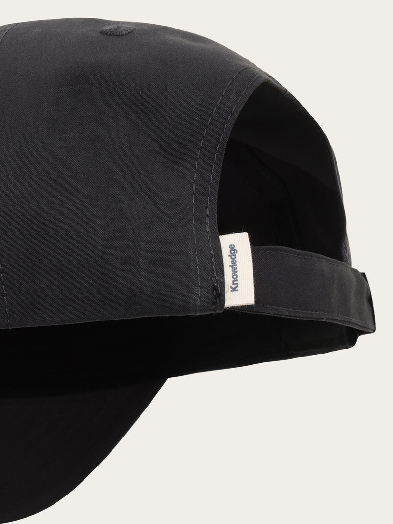 KnowledgeCotton Apparel - UNI Vent Canvas 200 classic cap - GOTS/vegan Caps 1300 Black Jet